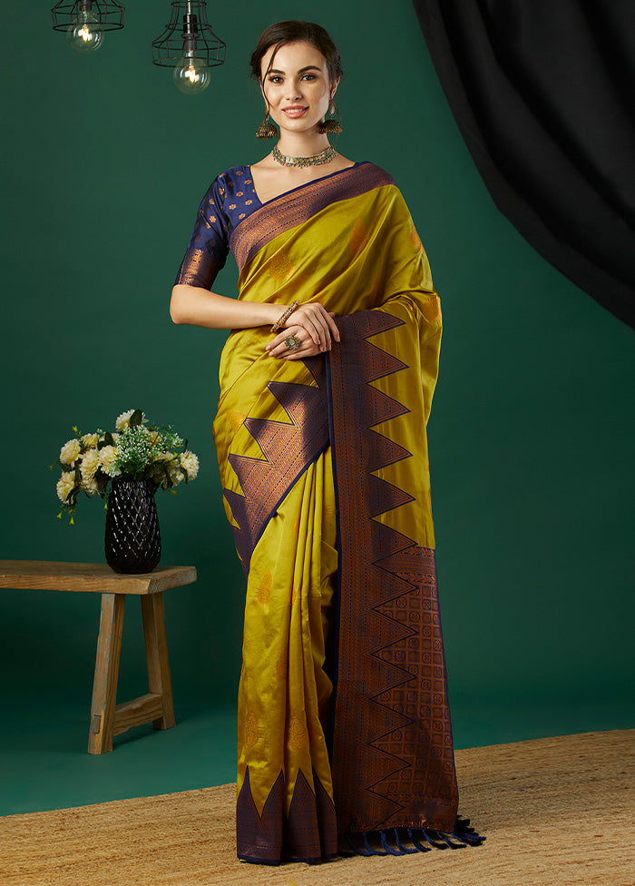 Parrot Green Banarasi Silk Saree With Blouse Piece Discount Sale Online