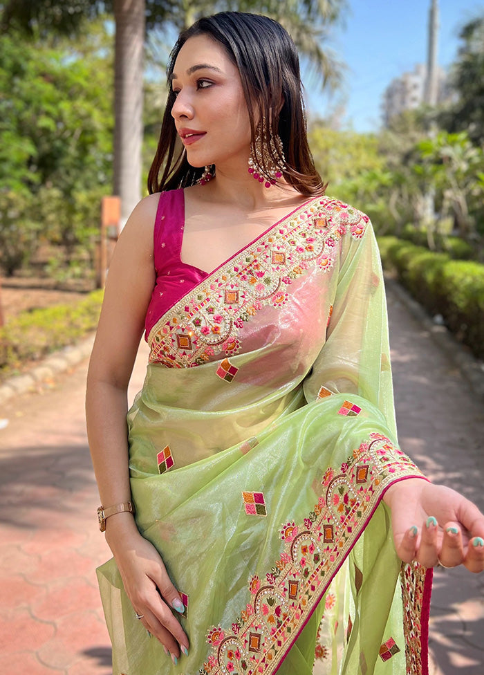 Green Spun Silk Saree With Blouse Piece 2025 New