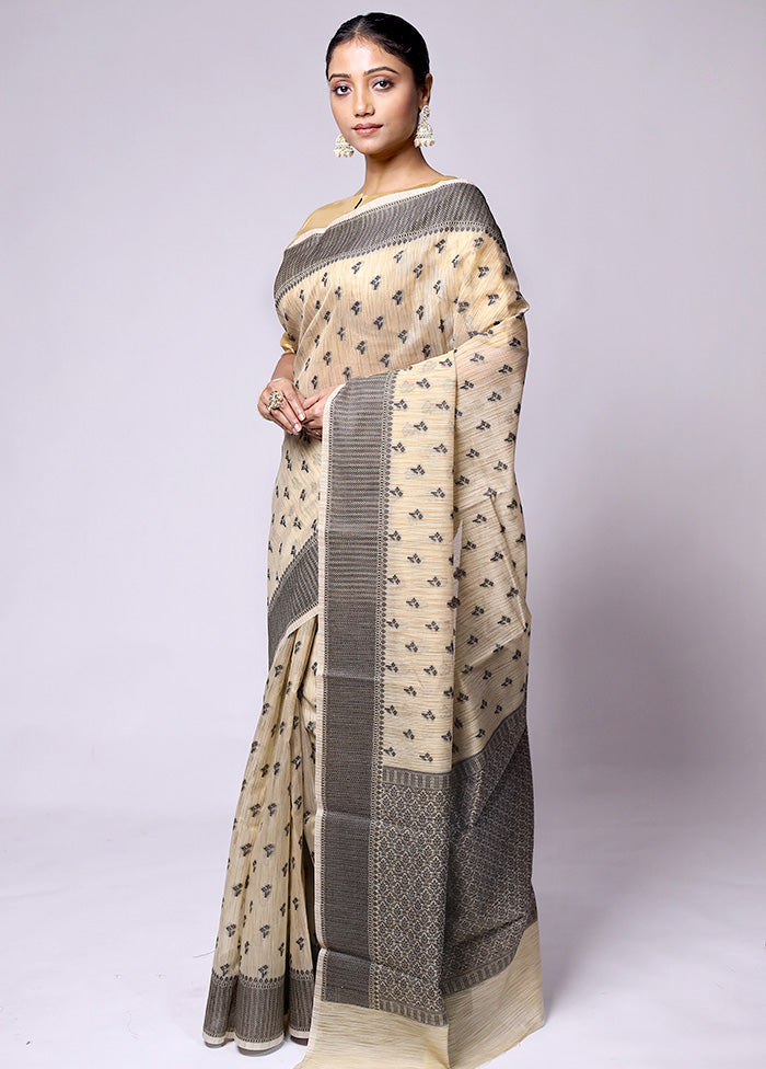 Cream Cotton Saree With Blouse Piece Sale Wholesale Pice