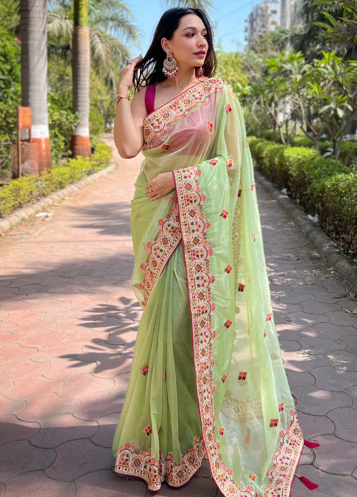 Green Spun Silk Saree With Blouse Piece 2025 New