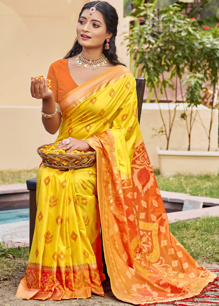 Yellow Spun Silk Saree With Blouse Piece Sale Fashion