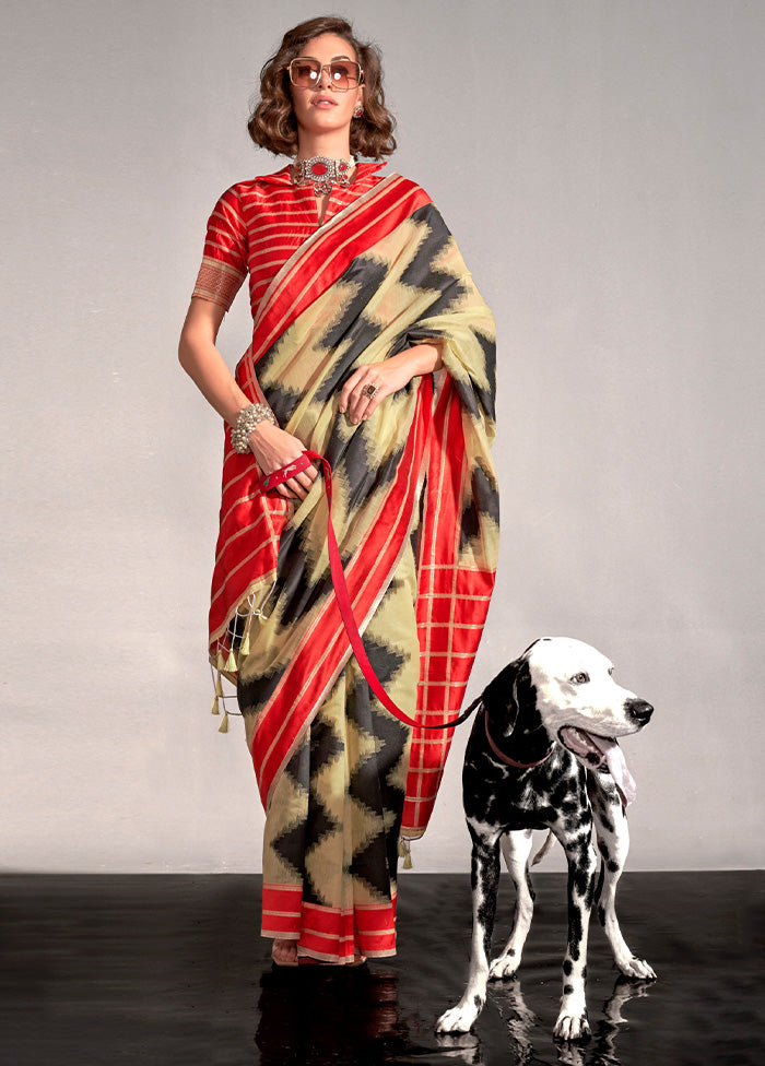 Yellow Spun Silk Saree With Blouse Piece Outlet New