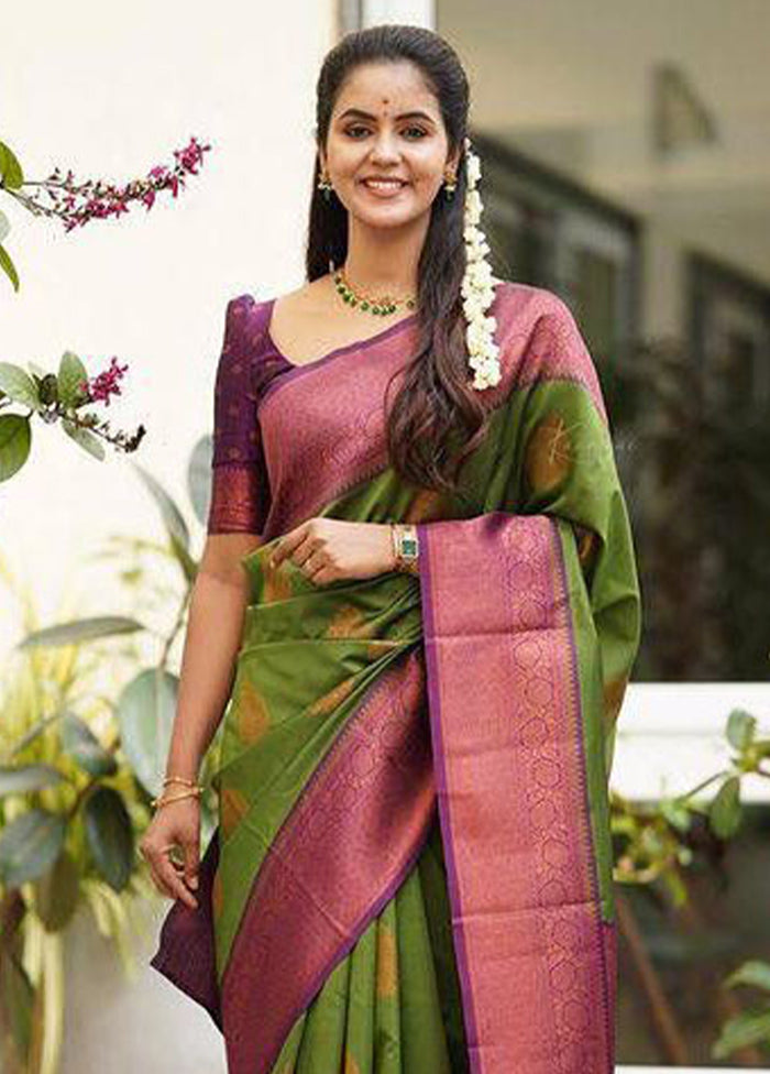 Green Banarasi Silk Saree With Blouse Piece New Arrival For Sale