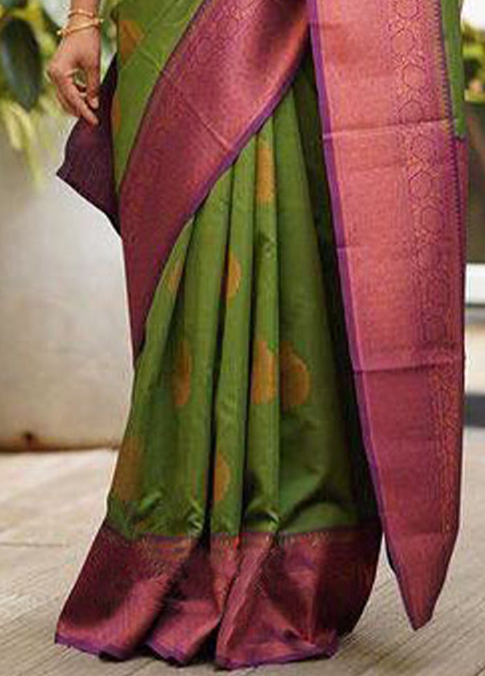 Green Banarasi Silk Saree With Blouse Piece New Arrival For Sale